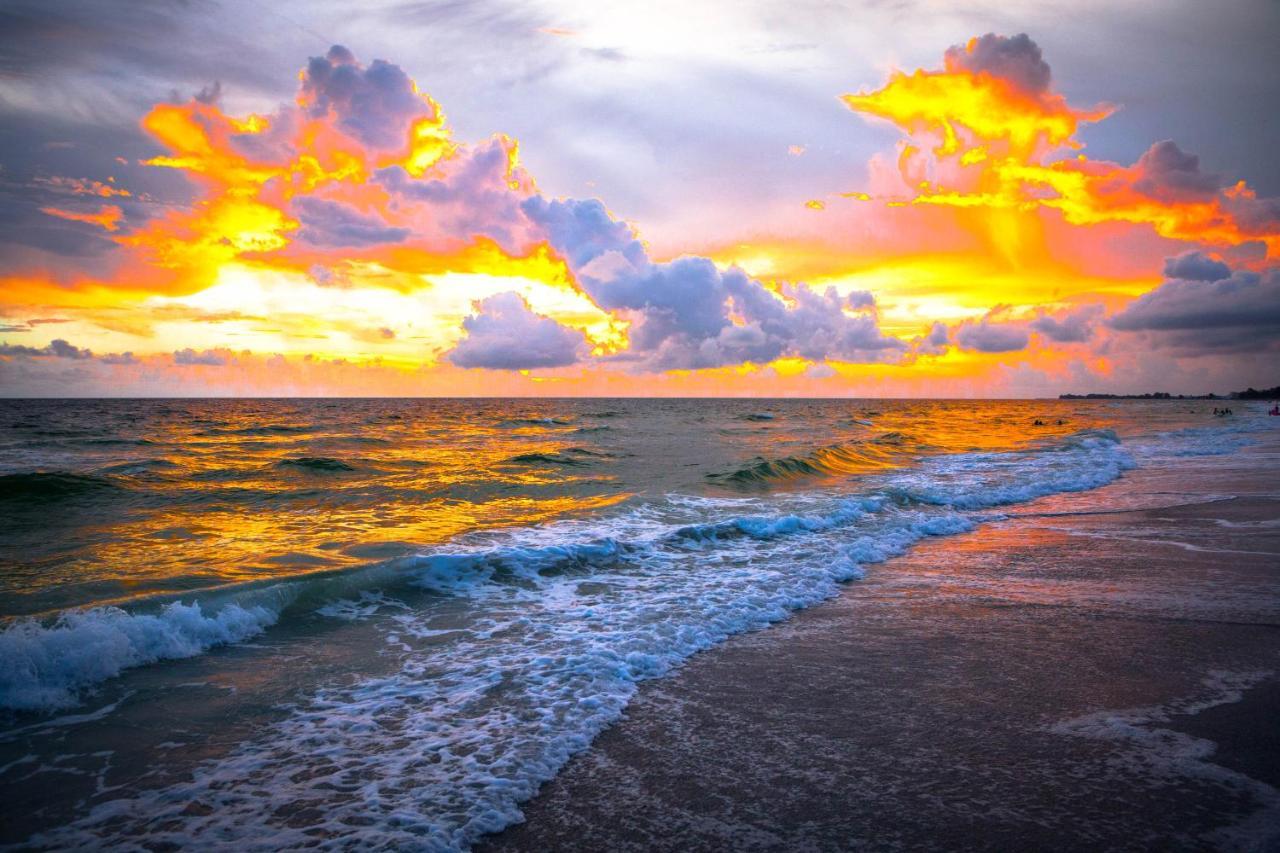 Anna Maria Island Beach Waves Bradenton Beach Exterior photo